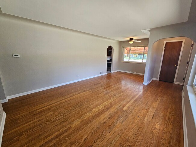 Building Photo - 2-Bedroom Home with One-Car Garage