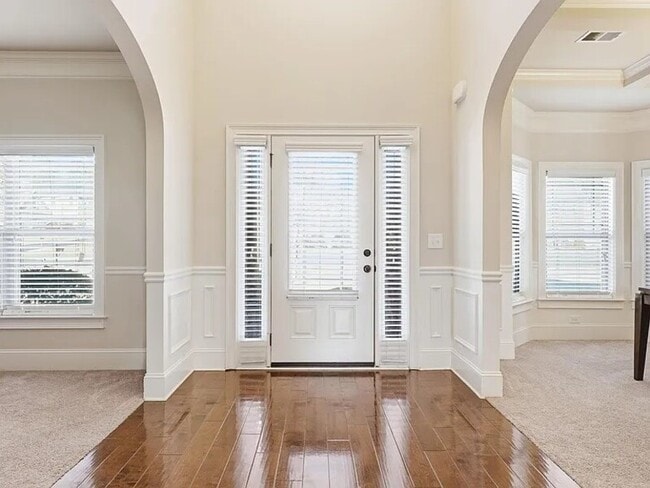 Building Photo - 8 Hillfoots Ct