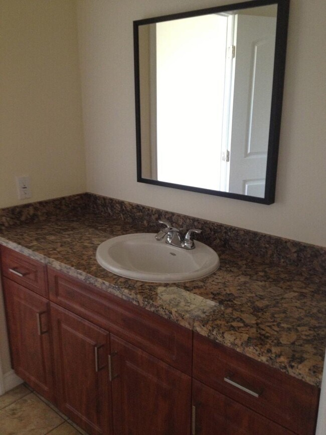 Building Photo - 3322 Linda Vista Ter