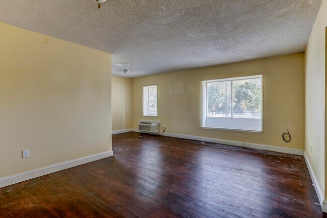 Foto del edificio - 3700 Pasadena St