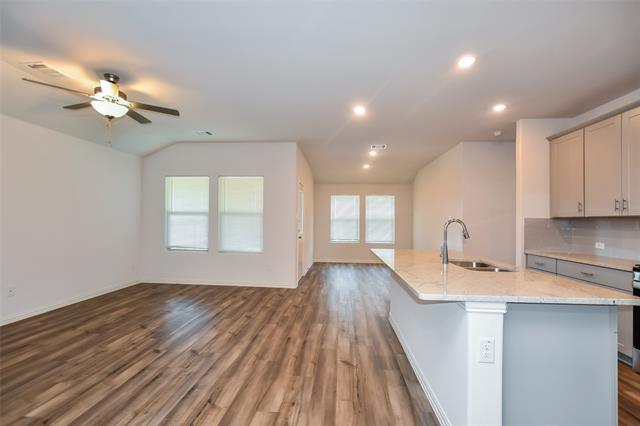 Building Photo - 7307 Vlg Fls Ln