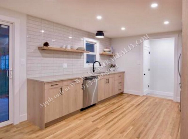 Foto del edificio - Beautiful Ranch Home in Mission Near Everything-Coming SOON!!