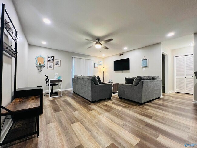 Foto del edificio - 6612 Willow Pointe Dr NW