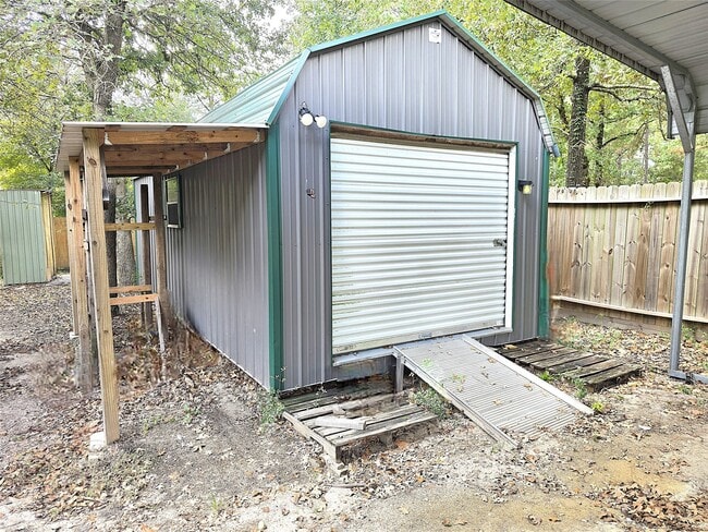 Building Photo - 127 Navaho Trail