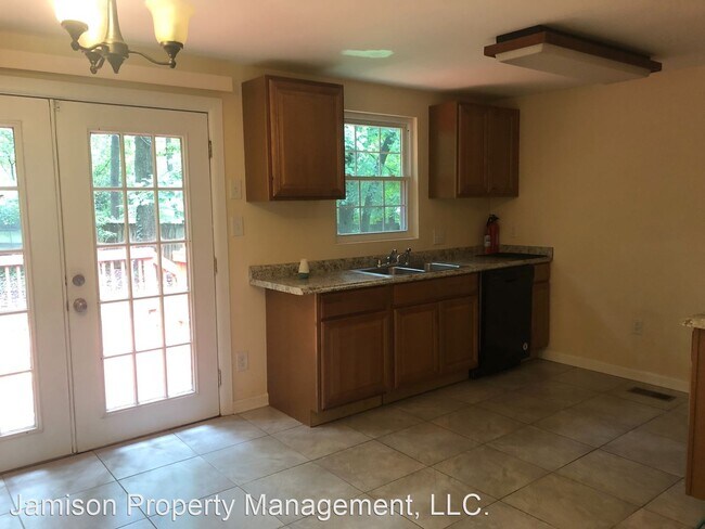 Foto del edificio - 3 br, 2.5 bath House - 6315 Holly Knoll Drive