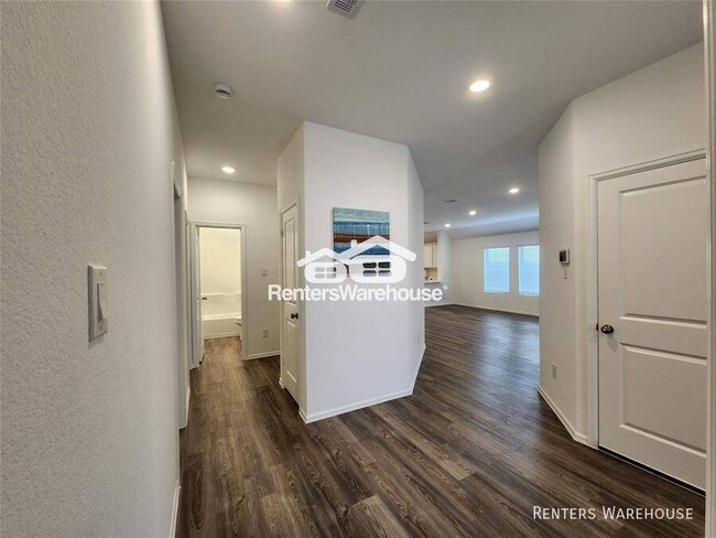 Foto del edificio - An outstanding Lennar home with 4 bedrooms...