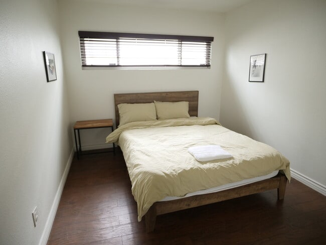 Building Photo - 1468 Kurtz Ave