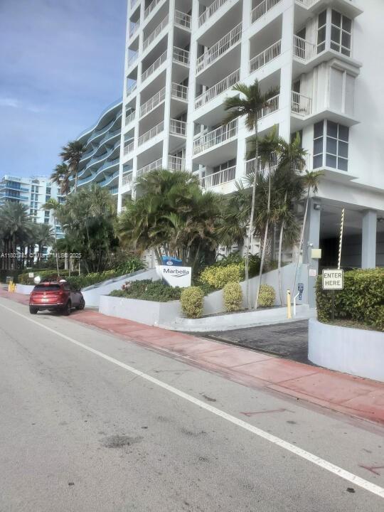 Foto principal - 9341 Collins Ave