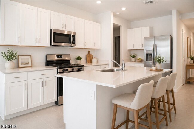 Foto del edificio - 4047 San Felice Ln