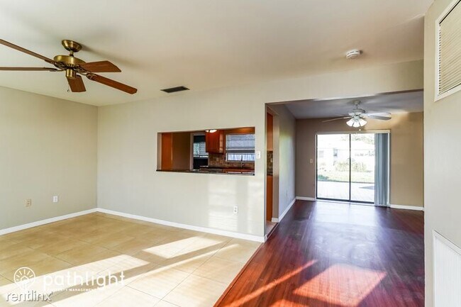 Foto del edificio - 3 br, 2 bath House - 4555 Vinsetta Avenue ...