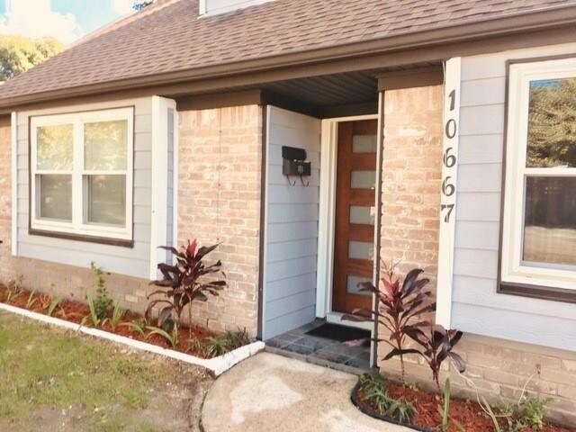 Building Photo - 10667 Hazelhurst Dr