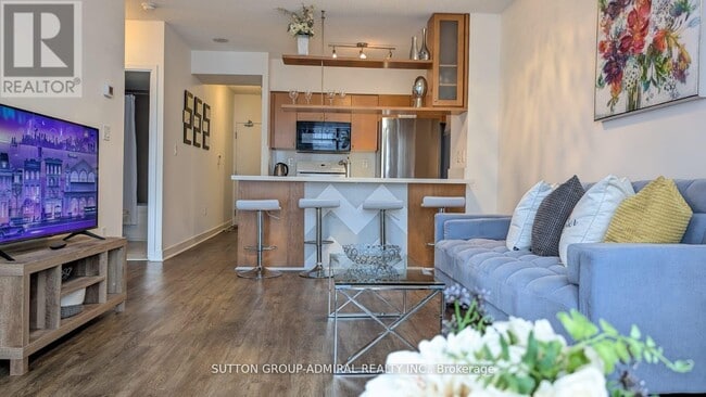 Building Photo - 10 Navy Wharf Ct