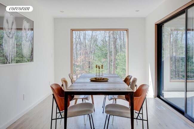 Foto del edificio - 30 Shorewood Dr