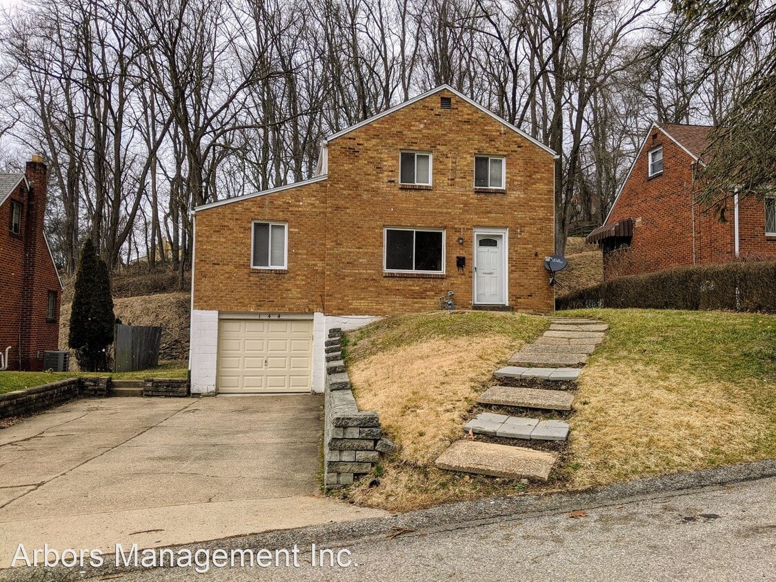 3 br, 1.5 bath House 144 Lynnwood Drive House Rental in Pittsburgh