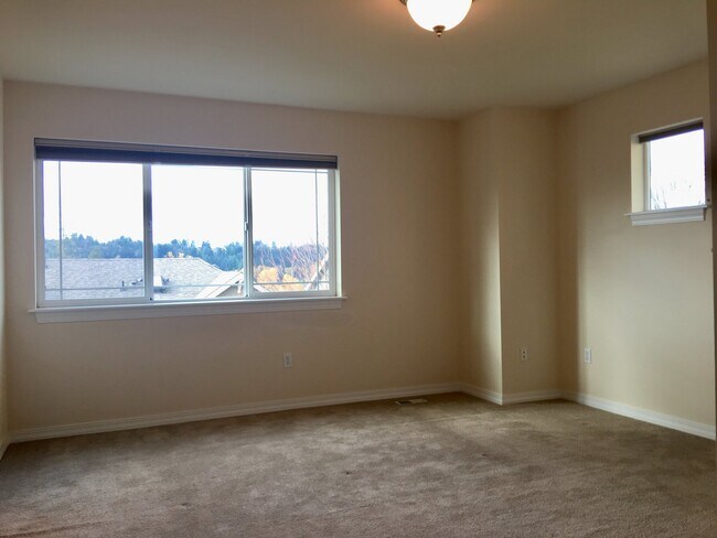 Foto del edificio - Great TownHome For Rent