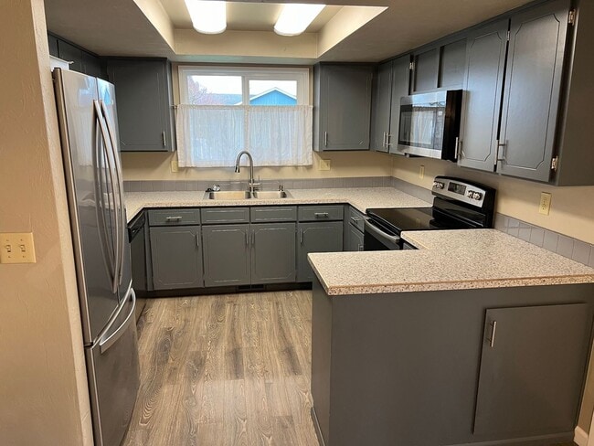 Building Photo - 3 Bedroom, 2 Bathroom House in Bethel Neig...