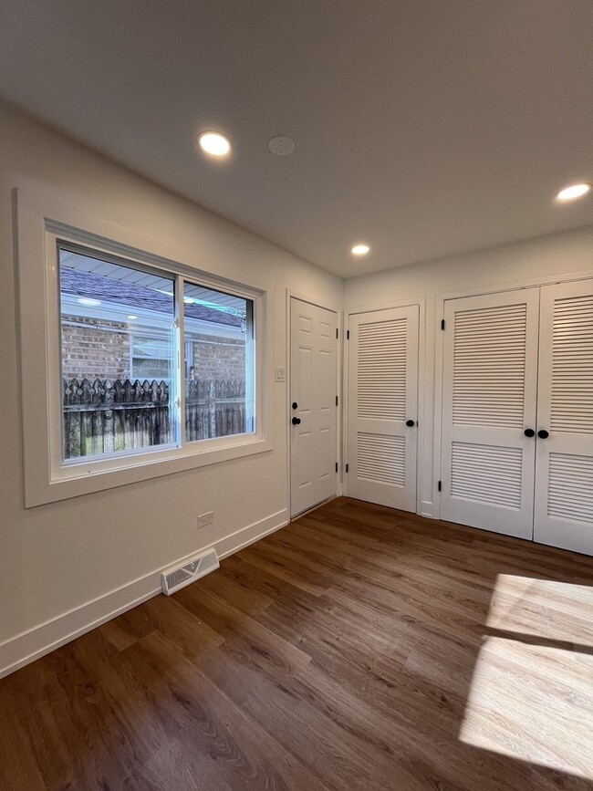 Foto del edificio - 5220 State Rd