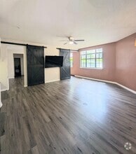 Building Photo - 911 N Orange Ave