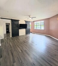 Building Photo - 911 N Orange Ave