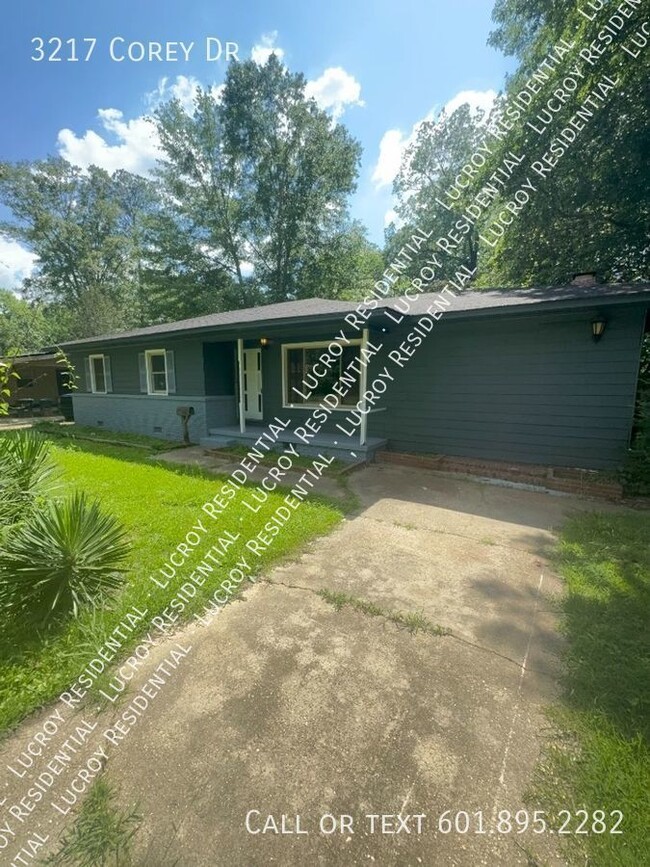 Building Photo - Welcome to a delightful 3 bedroom, 1.5 bat...