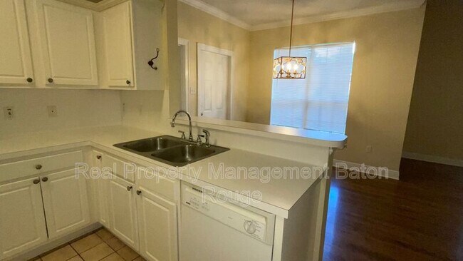 Foto del edificio - 4464 Highland Rd
