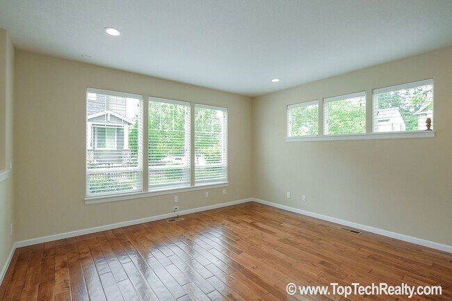 Foto del edificio - Charming 3BD · 2.5BA + Office/Den Single-F...