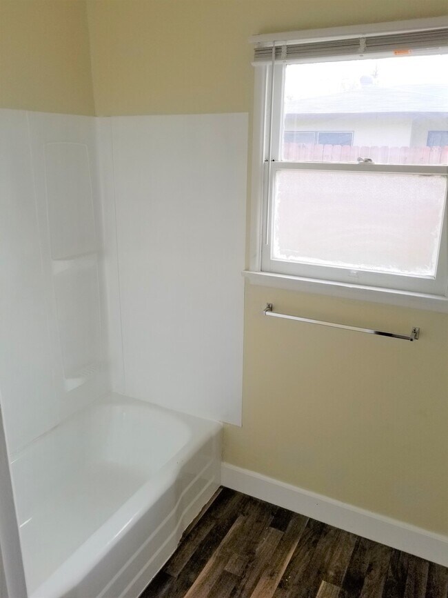 Foto del edificio - 1075 E Oakland Ave