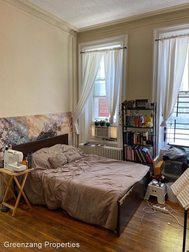 Foto del edificio - 2221 Spring Garden St