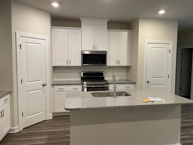 Building Photo - 1010 Maltby St