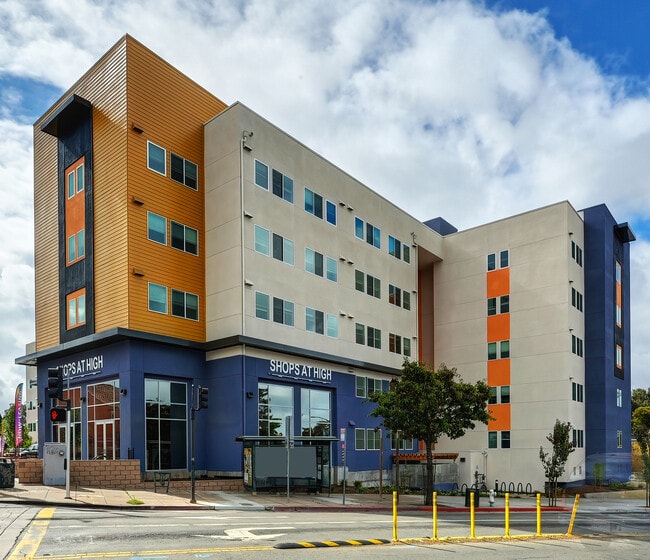 Building Photo - MacArthur Heights