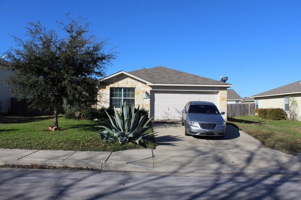 2108 Boyer Dr, Taylor, TX 76574 House for Rent in Taylor, TX