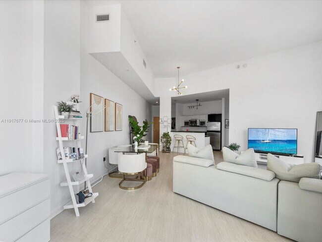 Building Photo - 253 NE 2nd St