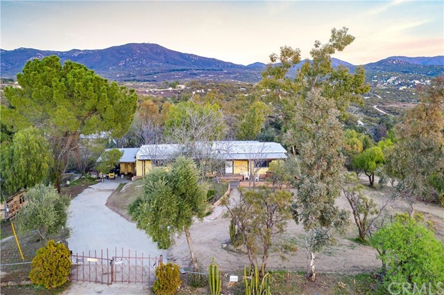 Primary Photo - 44568 Oak Glen Rd