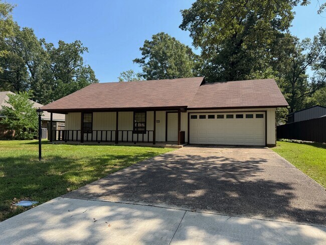 Foto del edificio - 210 Deerwood Ln