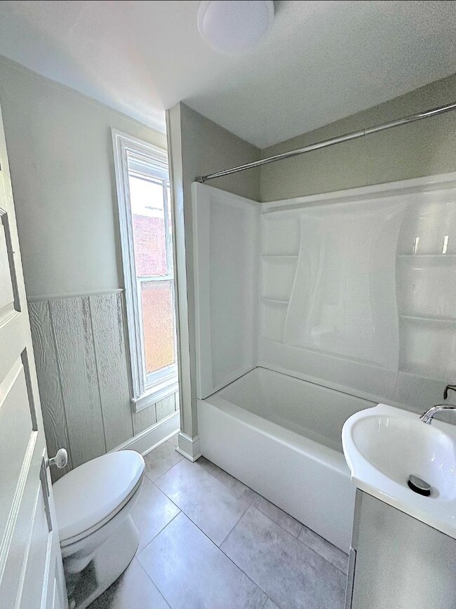 Foto del edificio - Large 2 bedroom House for Rent