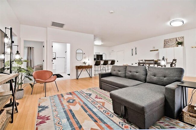 Foto del edificio - 512 SW B St