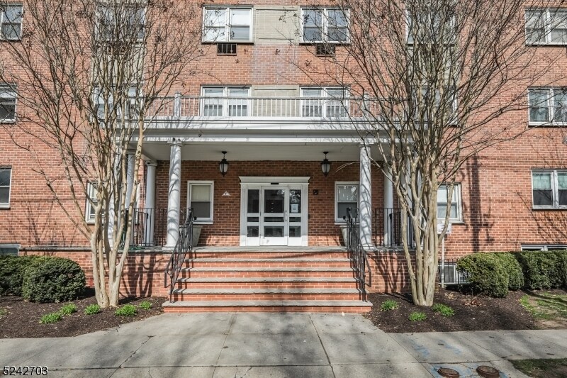 465 Valley St Unit 1K, Maplewood Twp., NJ 07040 Condo for Rent in