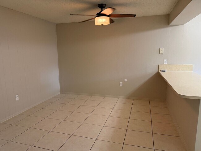 Foto del edificio - 2811 SW Archer Rd