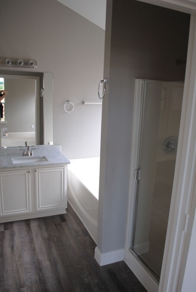 Master Bath - 341 Port O Conner Dr