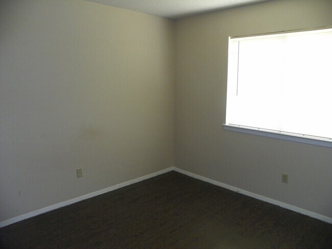 Building Photo - 9706 Eastwend Dr