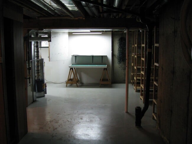 Building Photo - 3 Bed 1.5 Bath Unit in Sherwood Park, AB