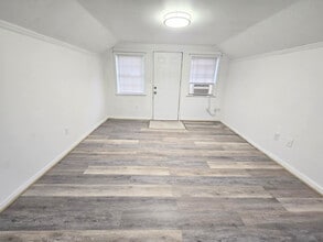 Building Photo - 1025 Madison St