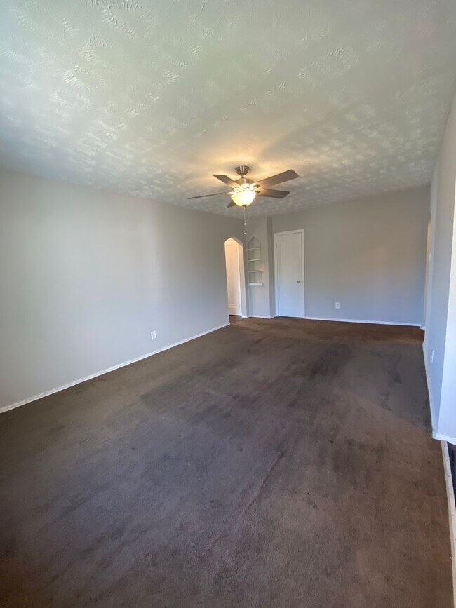 Building Photo - 455 Forest Avenue