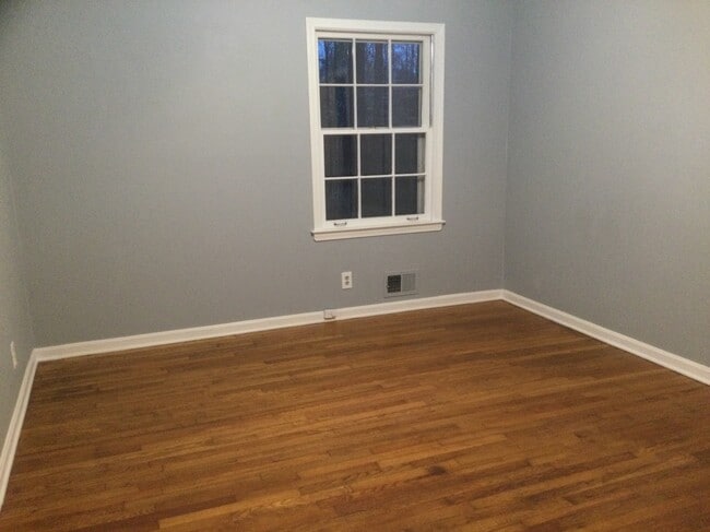 Building Photo - 1671 Glenwyck Pl