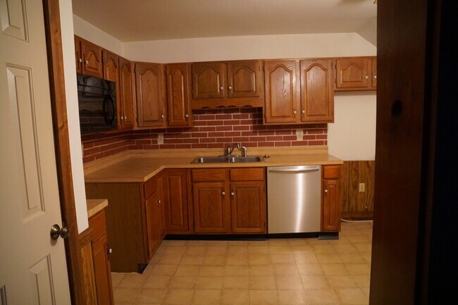 2 BR - 2nd Floor - 26 Nolts Ln