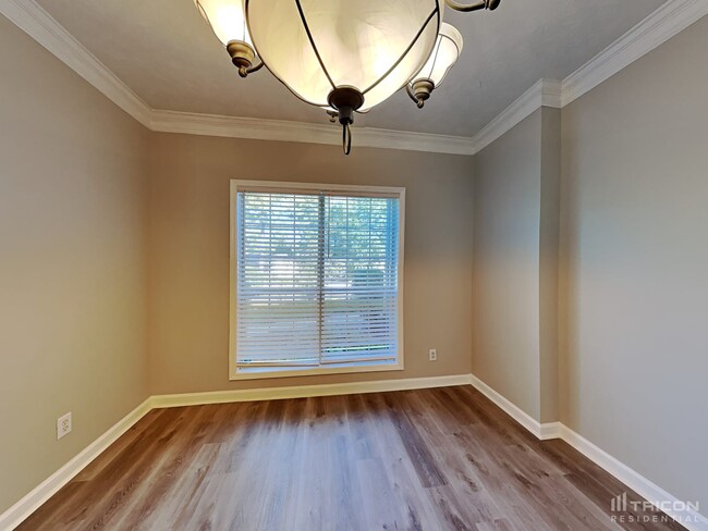 Building Photo - 150 Woodlake Dr