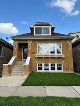 Building Photo - 2215 East Ave