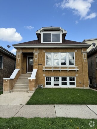 Building Photo - 2215 East Ave