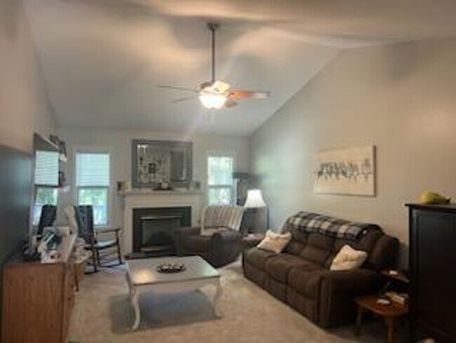 Foto del edificio - 3 Bedroom Waterfront Ranch Home Ashbrook S...