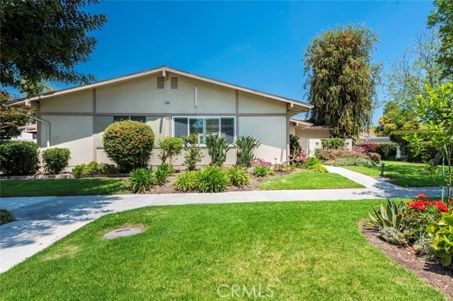 Foto del edificio - 703 Avenida Sevilla